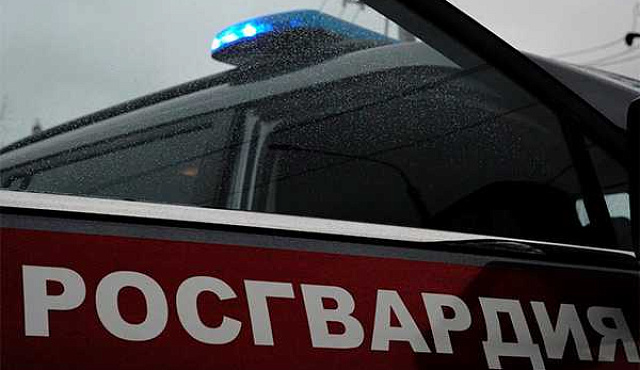 Столичные спецназовцы провели урок мужества для детей из лагеря в Парке Победы